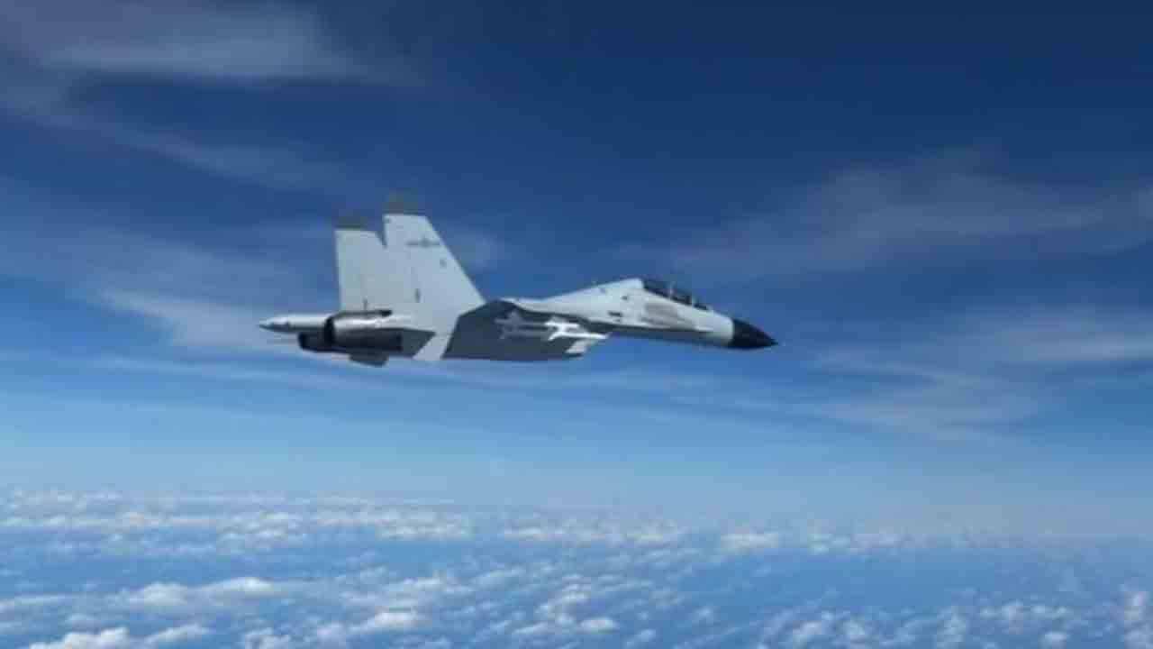 Chinese jet | అమెరికా విమానాన్ని అడ్డుకున్న చైనా ఫైటర్‌ జెట్‌.. తమ గగనతలంలోకి రావద్దంటూ వార్నింగ్‌
