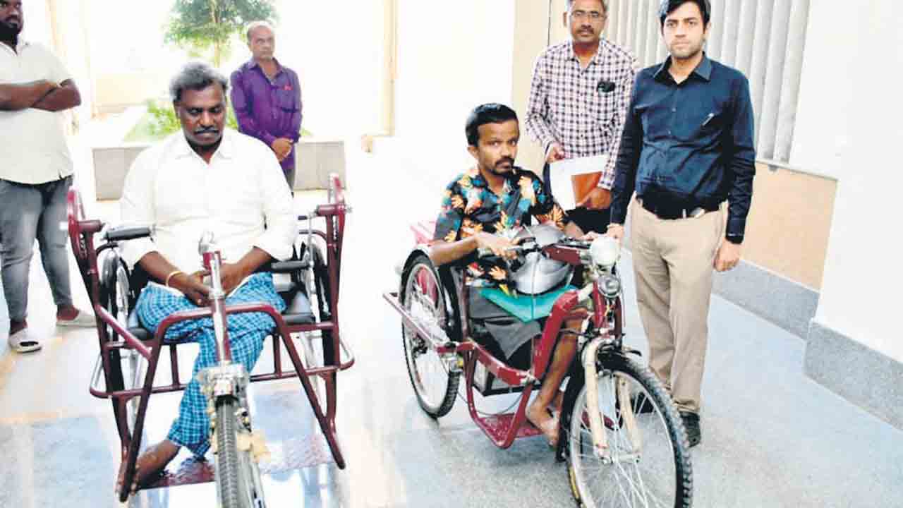 దివ్యాంగులకు బాసట