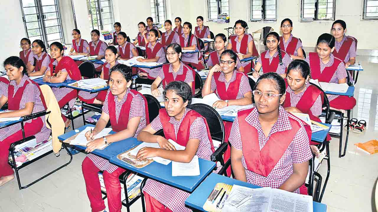 పైతరగతుల ప్రమోట్‌లో రాష్ట్రం ముందంజ