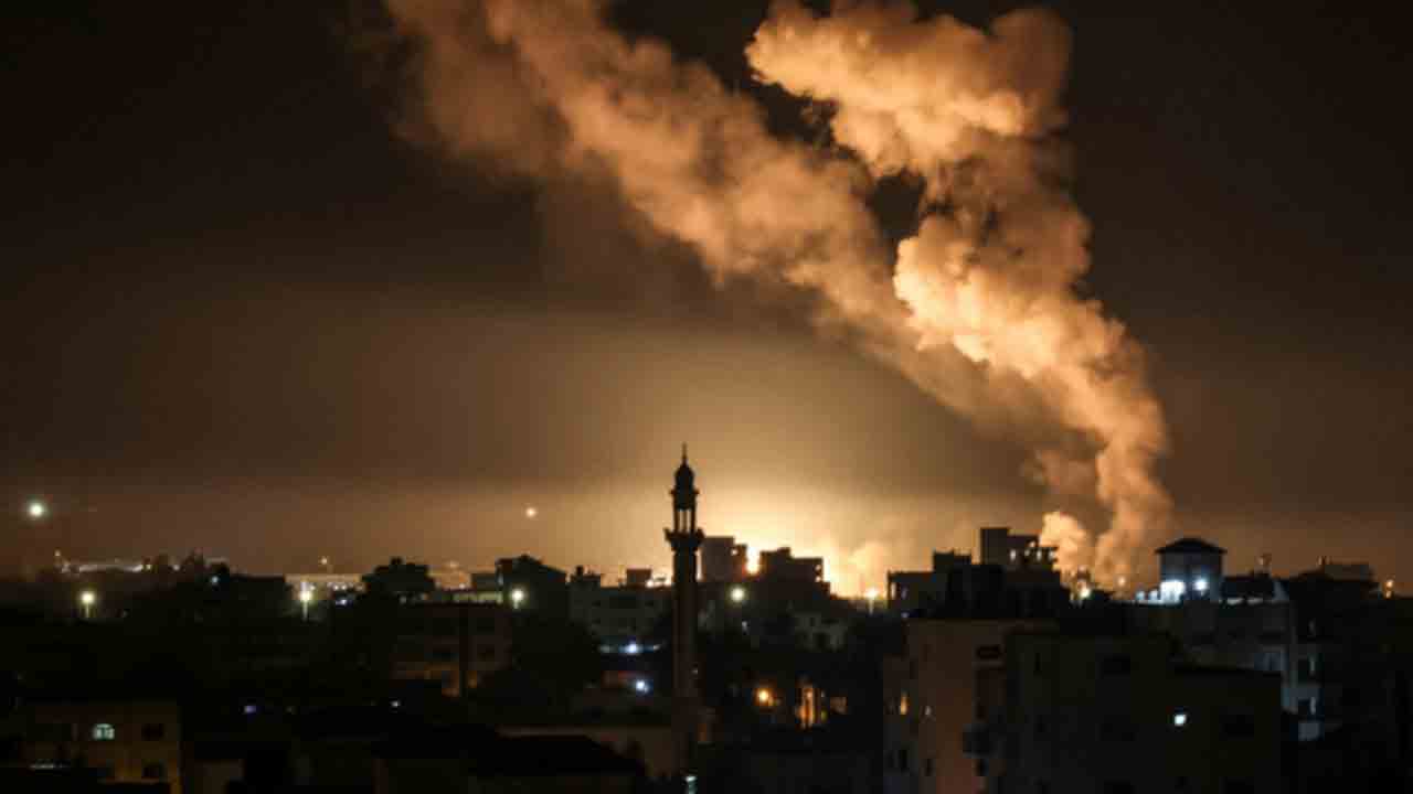సిరియాపై క్షిపణులతో విరుచుకుపడిన ఇజ్రాయెల్‌.. 15 మంది సాధారణ పౌరులు మృతి