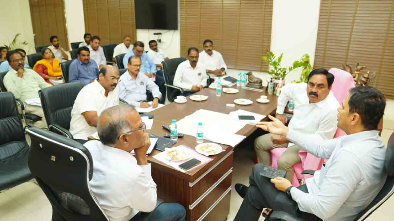 దేవాదుల కాలువ నిర్మాణంపై మంత్రి ఎర్రబెల్లి సమీక్ష