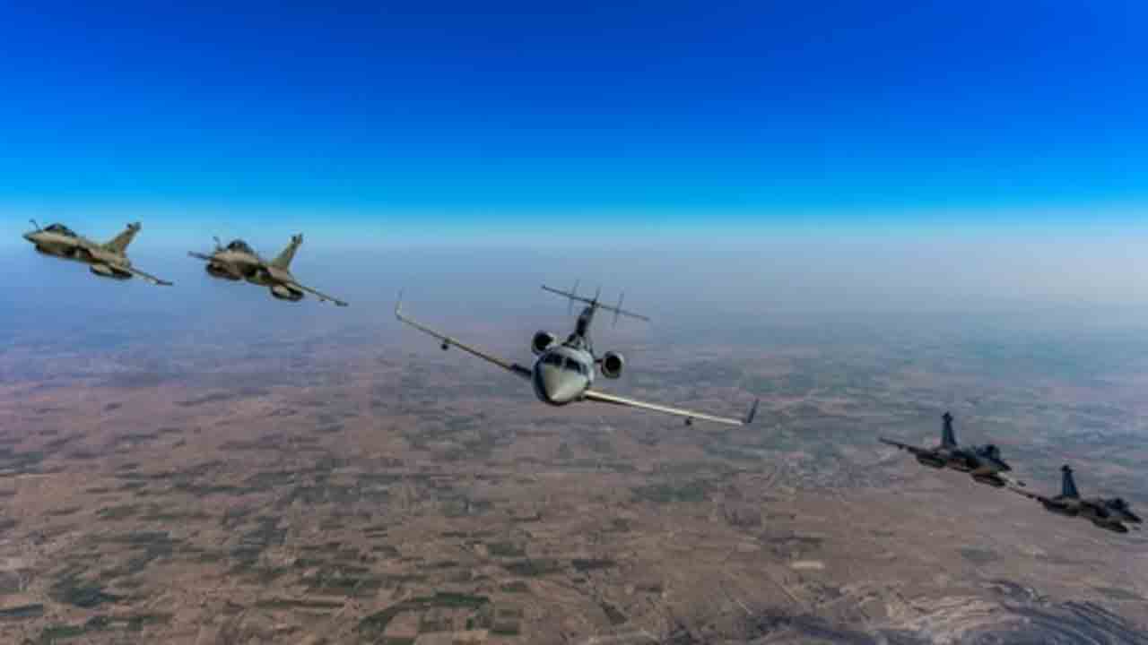 13 శాతం పెరిగిన రక్షణ వ్యయం.. బడ్జెట్‌ కేటాయింపులు రూ.5.94 లక్షల కోట్లు