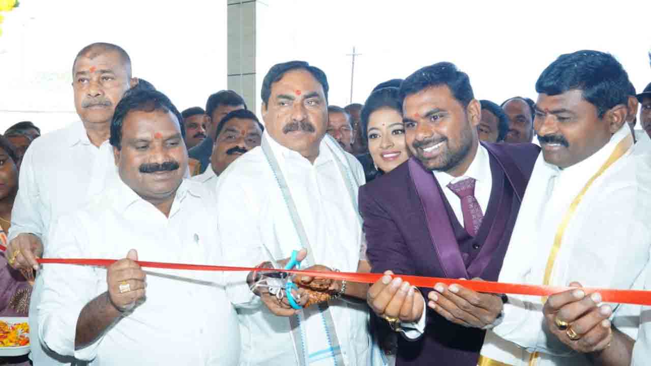 రాష్ట్రంలో విద్యా, వైద్యరంగానికి పెద్దపీట : మంత్రి ఎర్రబెల్లి