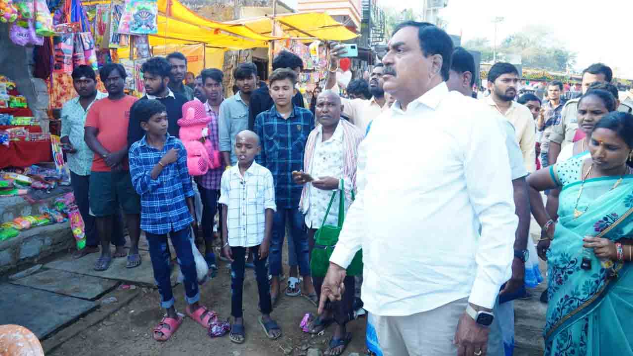 పాలమూరు జాతరలో అపరిశుభ్రతపై మంత్రి ఎర్రబెల్లి ఆగ్రహం