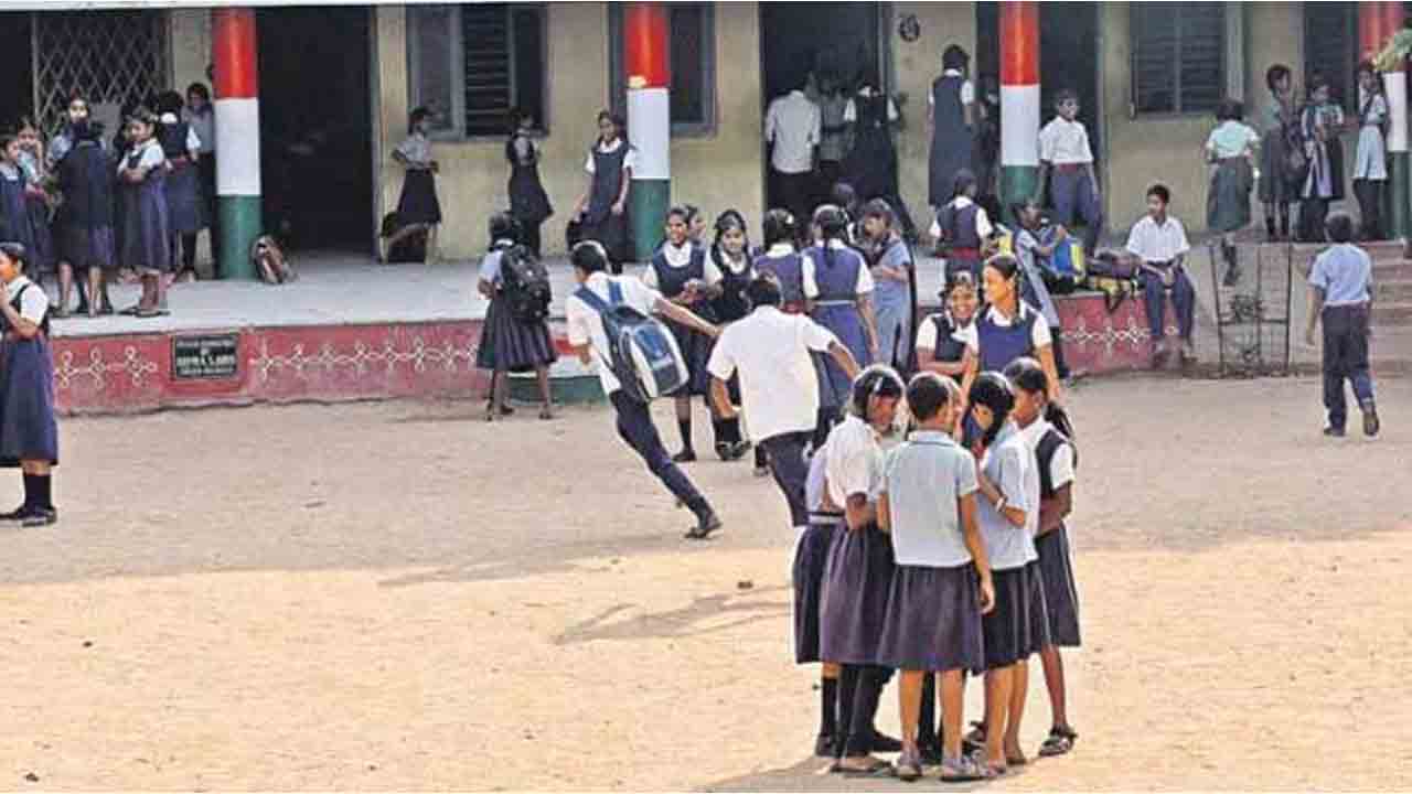 రాష్ట్రంలో విద్యారంగానికి ప్రభుత్వం పెద్దపీట.. బడ్జెట్‌లో రూ.19,093 కోట్లు కేటాయింపు