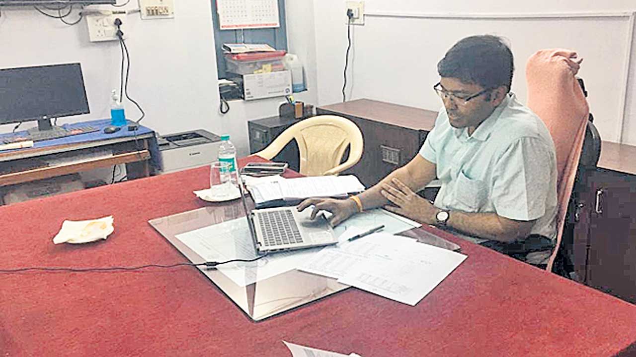 ఎన్నికల ప్రవర్తనా నియమావళి అమలుకు అధికారులు చర్యలు తీసుకోవాలి