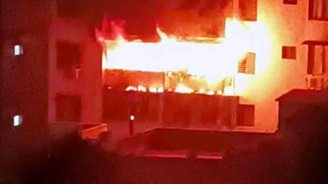 14 మంది సజీవ దహనం