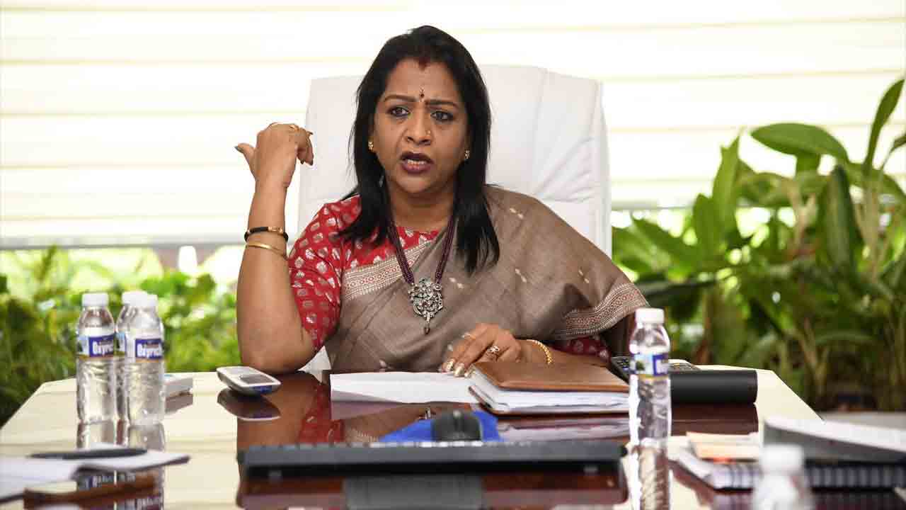 GHMC MAYOR | చిన్నారి కుటుంబాన్ని అన్ని విధాలుగా ఆదుకుంటాం : మేయర్‌ విజయలక్ష్మి