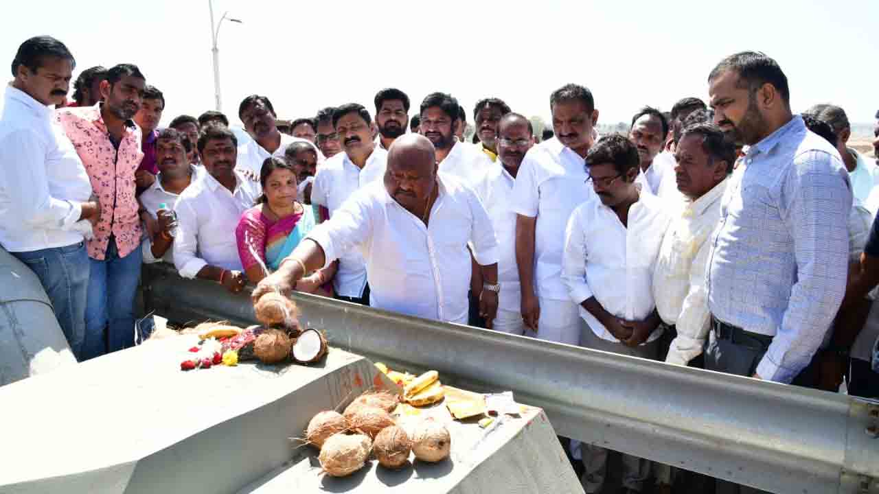 ప్రపంచ దృష్టిని ఆకర్షించేలా మానేరు రివర్‌ ఫ్రంట్‌ : మంత్రి గంగుల కమలాకర్‌