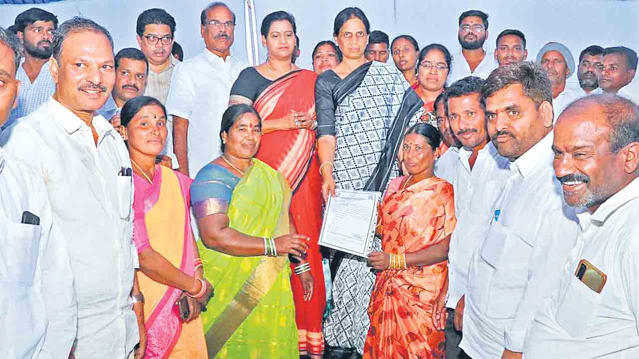 రైతుల త్యాగాలు వెలకట్టలేనివి