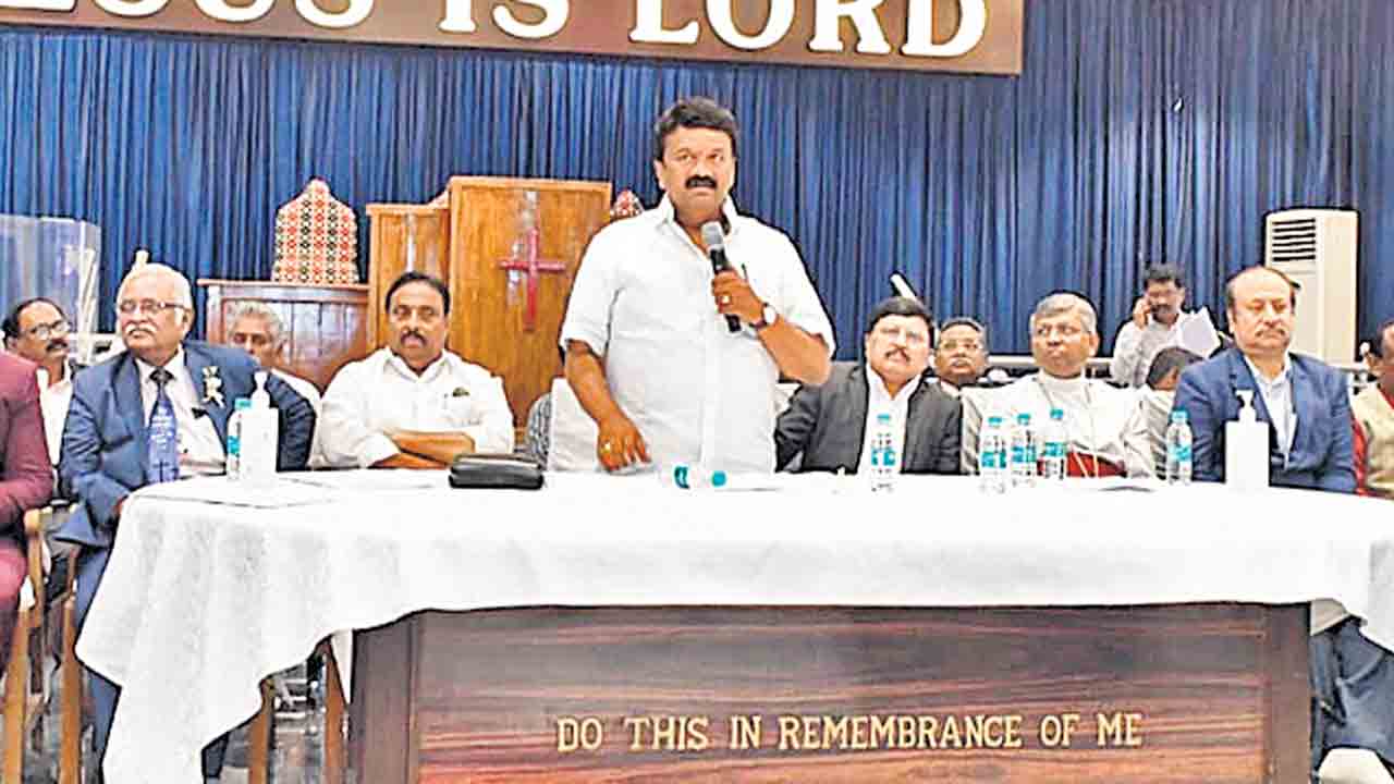 క్రైస్తవుల సమస్యలను పరిష్కరిస్తాం