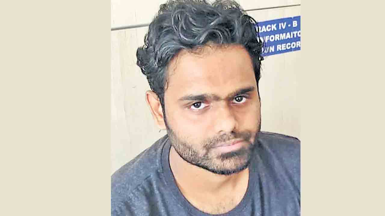 సహజీవనం చేసి..10 లక్షలు తీసుకొని..