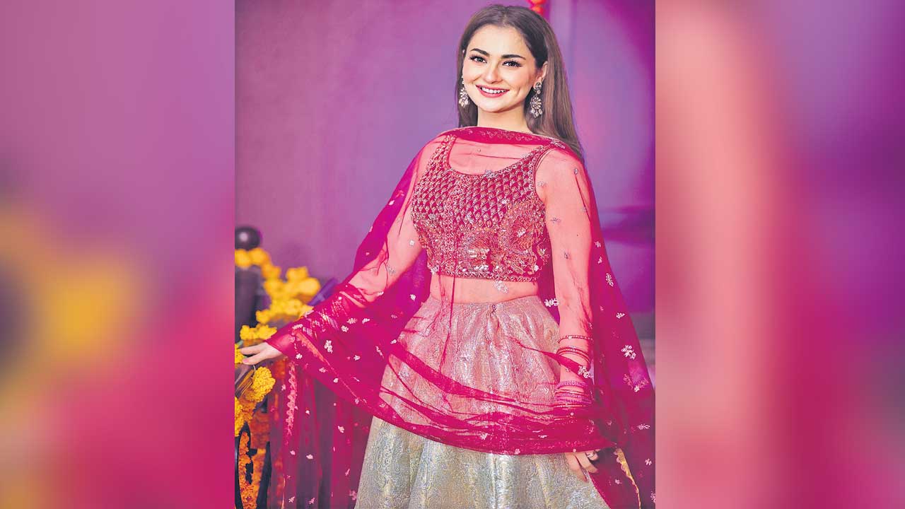 ‘నాటు నాటు’ పాటకు స్టెప్పులేసిన పాకిస్థాన్ తార