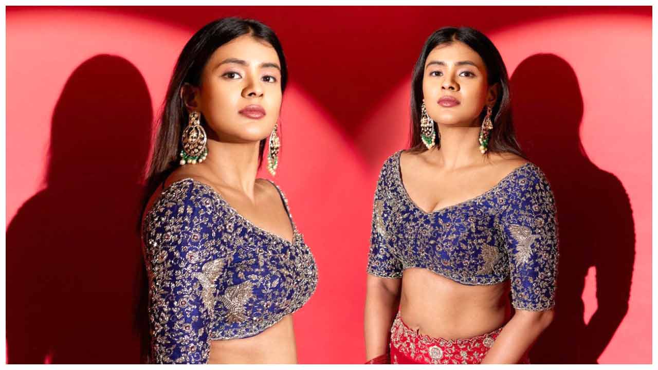 Hebah Patel | ఒంపుసొంపులు ఒలకబోస్తున్న హెబ్బా పటేల్..