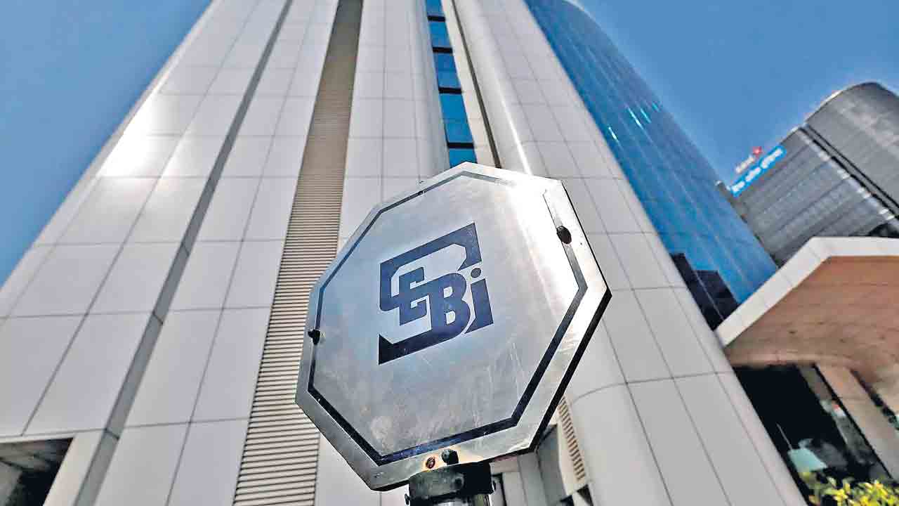 సెబీ కమిటీలోనూ అదానీ కుటుంబం