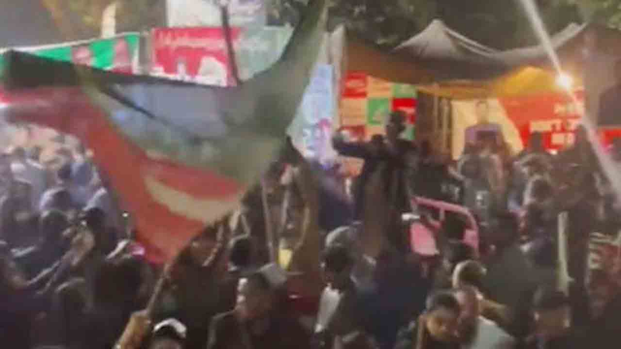 Imran Khan | పాక్‌ మాజీ ప్రధాని ఇమ్రాన్‌ ఖాన్‌ ఇంటి వద్ద ఉద్రిక్తత..!