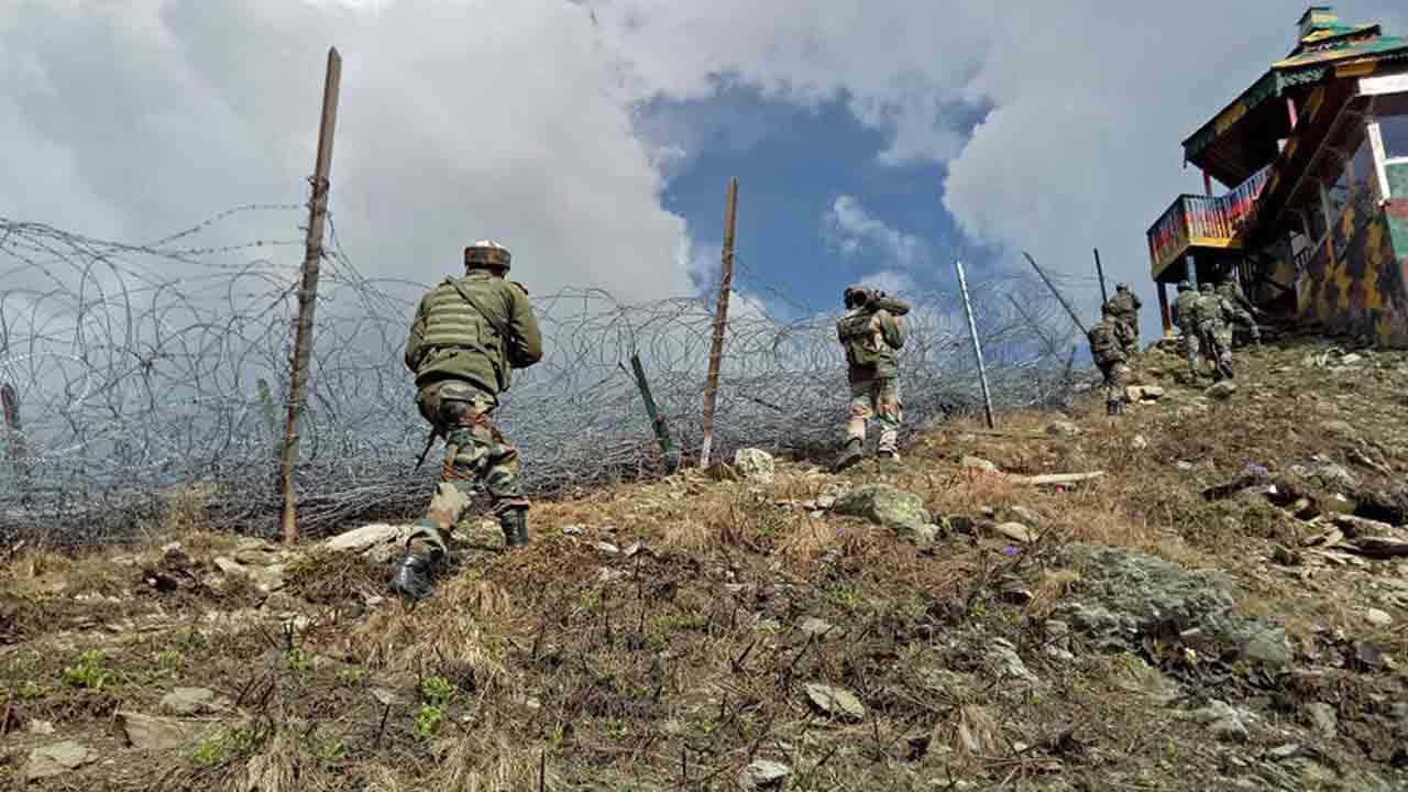 కుప్వారాలో చొరబాటుకు యత్నించిన పాక్‌ ఉగ్రవాది హతం