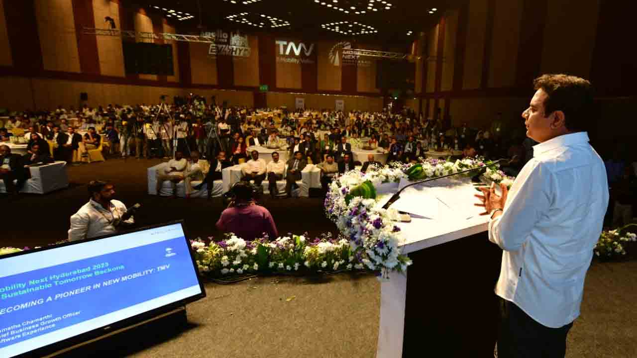 ఆరు బిలియన్ల పెట్టుబడి.. 4లక్షల ఉద్యోగాల కల్పన లక్ష్యం : కేటీఆర్‌