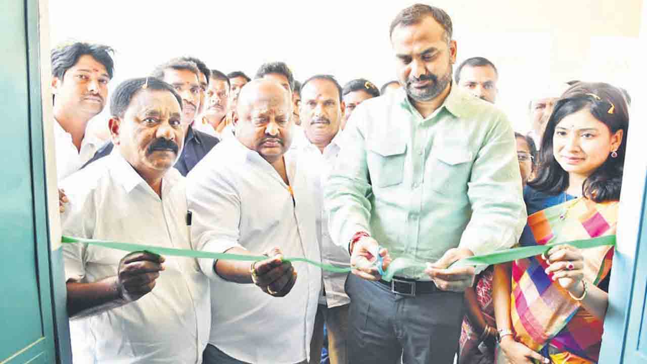 విద్యతోనే సమాజంలో గౌరవం