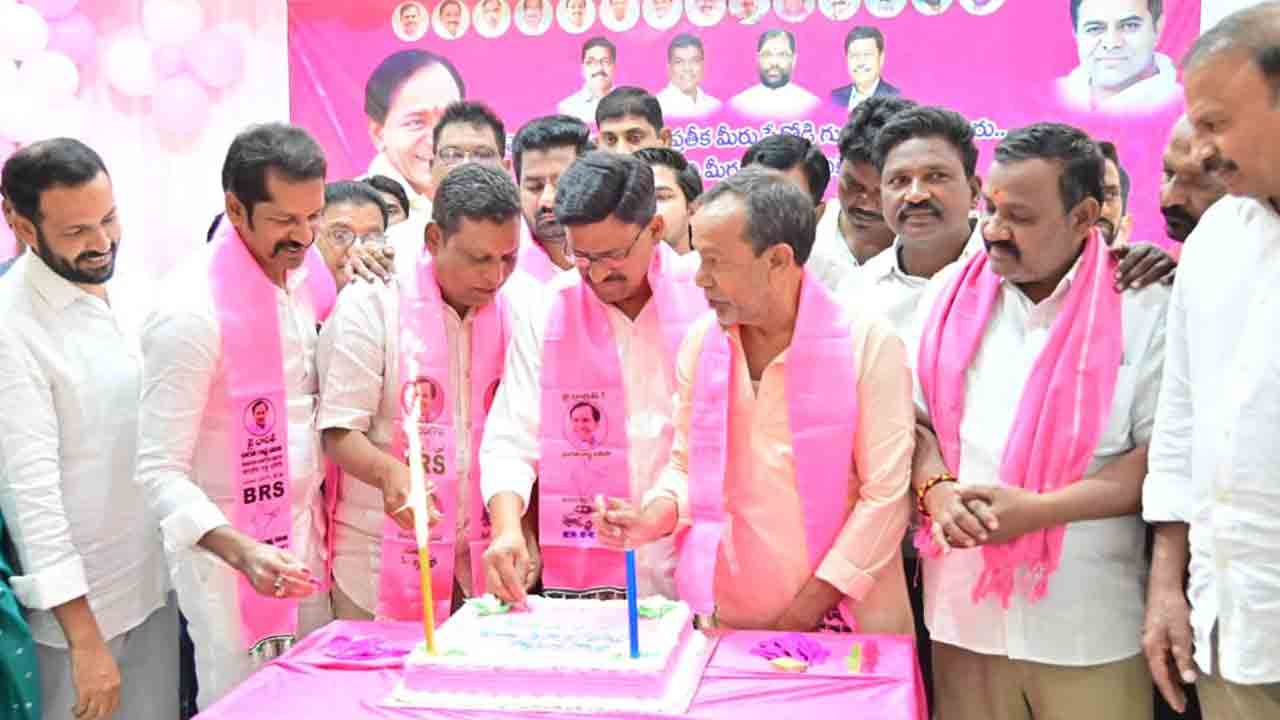 జననేతకు జేజేలు.. ఖమ్మం జిల్లా వ్యాప్తంగా పండుగలా సీఎం కేసీఆర్‌ జన్మదిన వేడుకలు