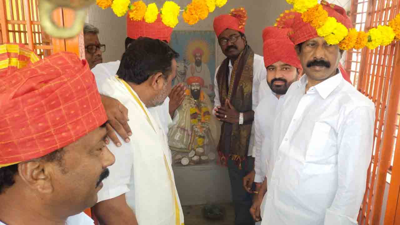 ‘సేవాలాల్‌’ స్ఫూర్తితో బంజారాలు ముందుకు సాగాలి