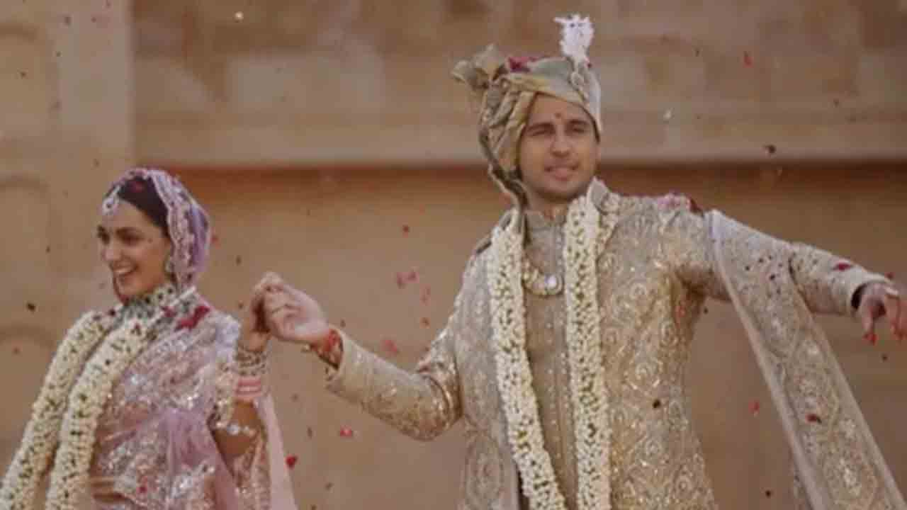 Sid-Kiara | షేర్షా పాటకు డ్యాన్స్‌ చేస్తూ.. వివాహ వేదికపైకి వచ్చిన కియారా.. వీడియో వైరల్‌..!