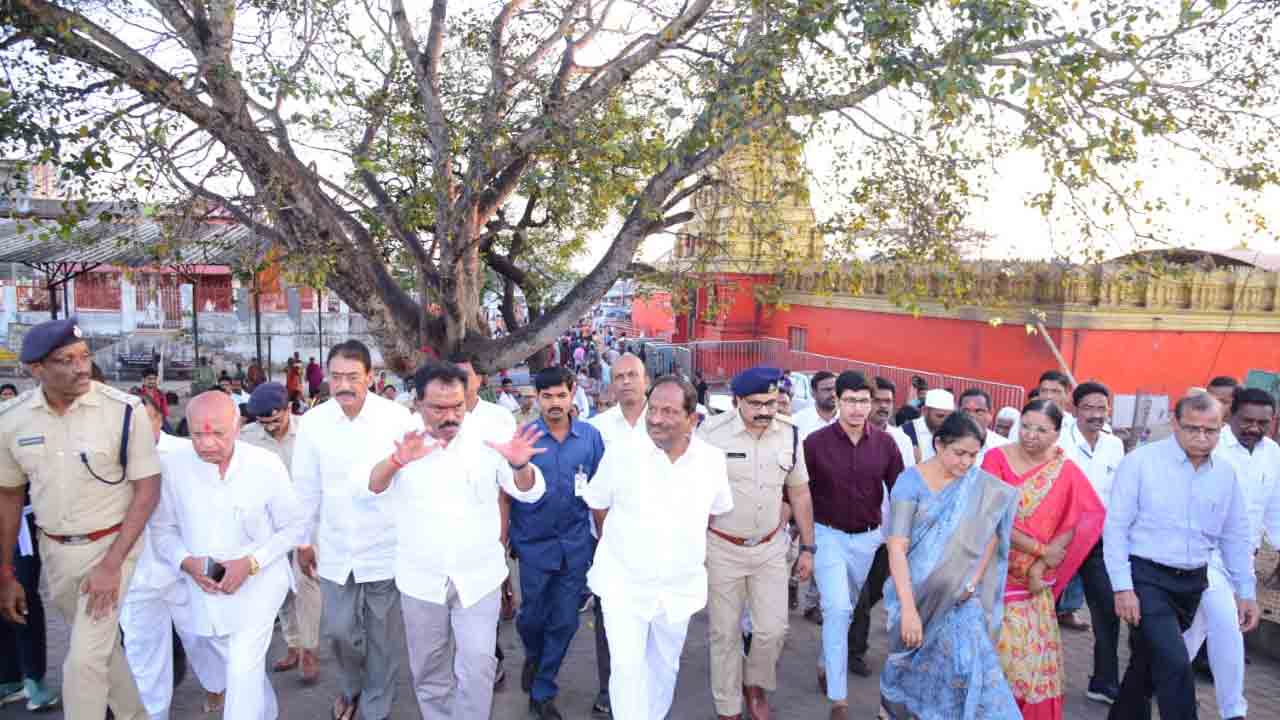 సీఎం పర్యటన ఏర్పాట్లను పరిశీలించిన మంత్రి కొప్పుల