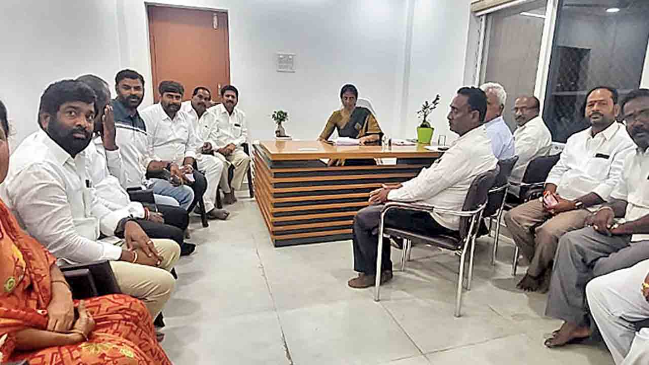 ప్రజల పక్షాన ఉండేది బీఆర్‌ఎస్‌ పార్టీయే