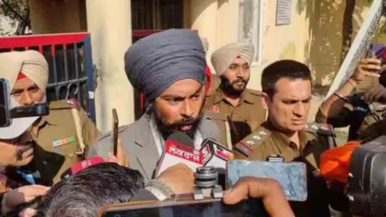 Amritpaal Singh: అమృత్‌పాల్‌ డిమాండ్లకు తలొగ్గిన పంజాబ్‌ ప్రభుత్వం.. లవ్‌ప్రీత్‌ విడుదల