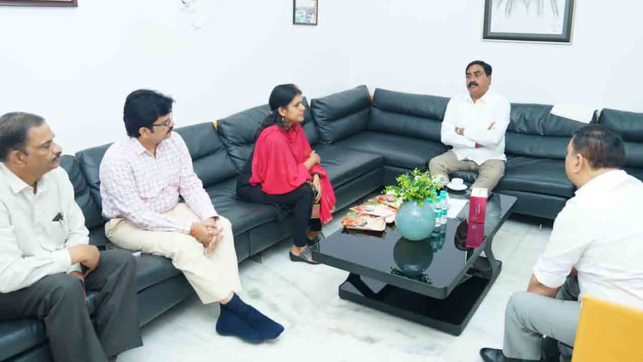 Telangana Brand | డ్వాక్రా మహిళల ఉత్పత్తులకు ఆకర్షణీయ లేబిలింగ్‌.. అమెజాన్‌లో అమ్మేలా ఒప్పందం చేసుకోవాలన్న మంత్రి ఎర్రబెల్లి