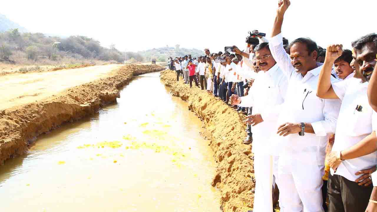 చరిత్రలో సీఎం కేసీఆర్‌కు సుస్థిర స్థానం : మంత్రి నిరంజన్‌ రెడ్డి