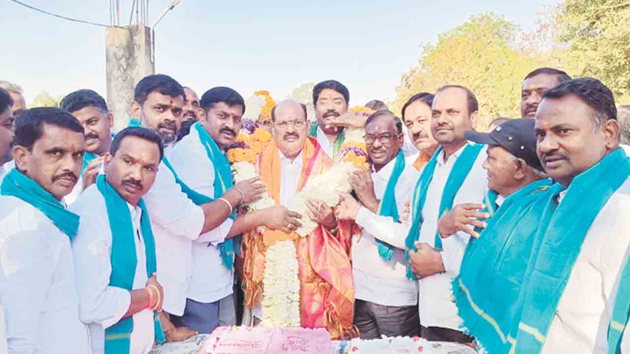 ఘనంగా బాజిరెడ్డి పుట్టినరోజు వేడుకలు