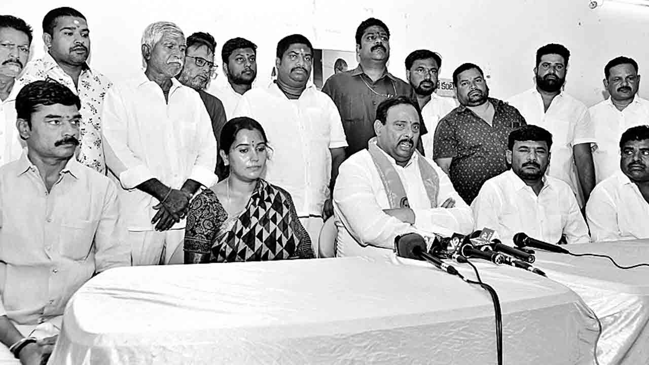 కుక్కలకు మాంసం వేయకండి