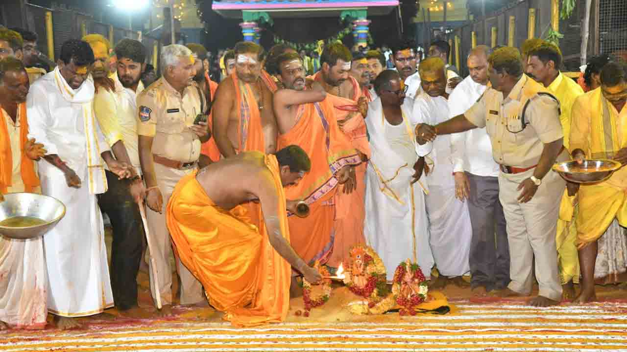 వైభవంగా కొమురవెల్లి మల్లన్న పెద్దపట్నం