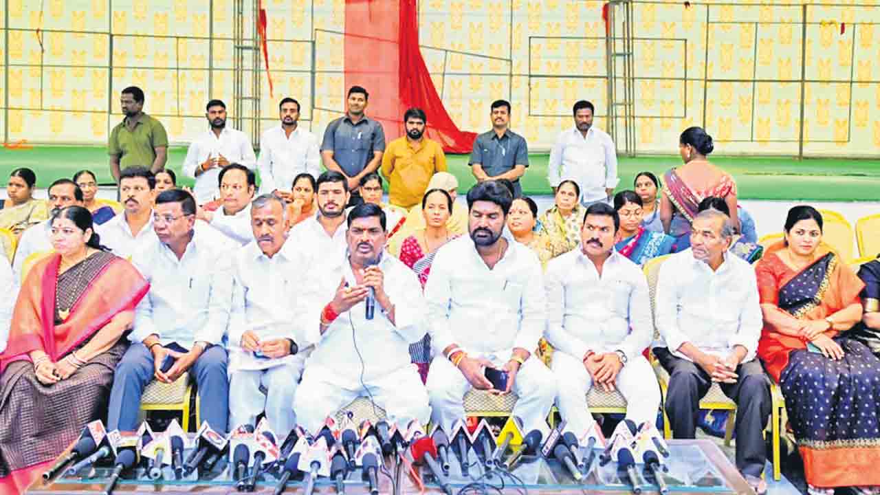 ఒక్క గుడికైనా.. సున్నం వేశారా..?