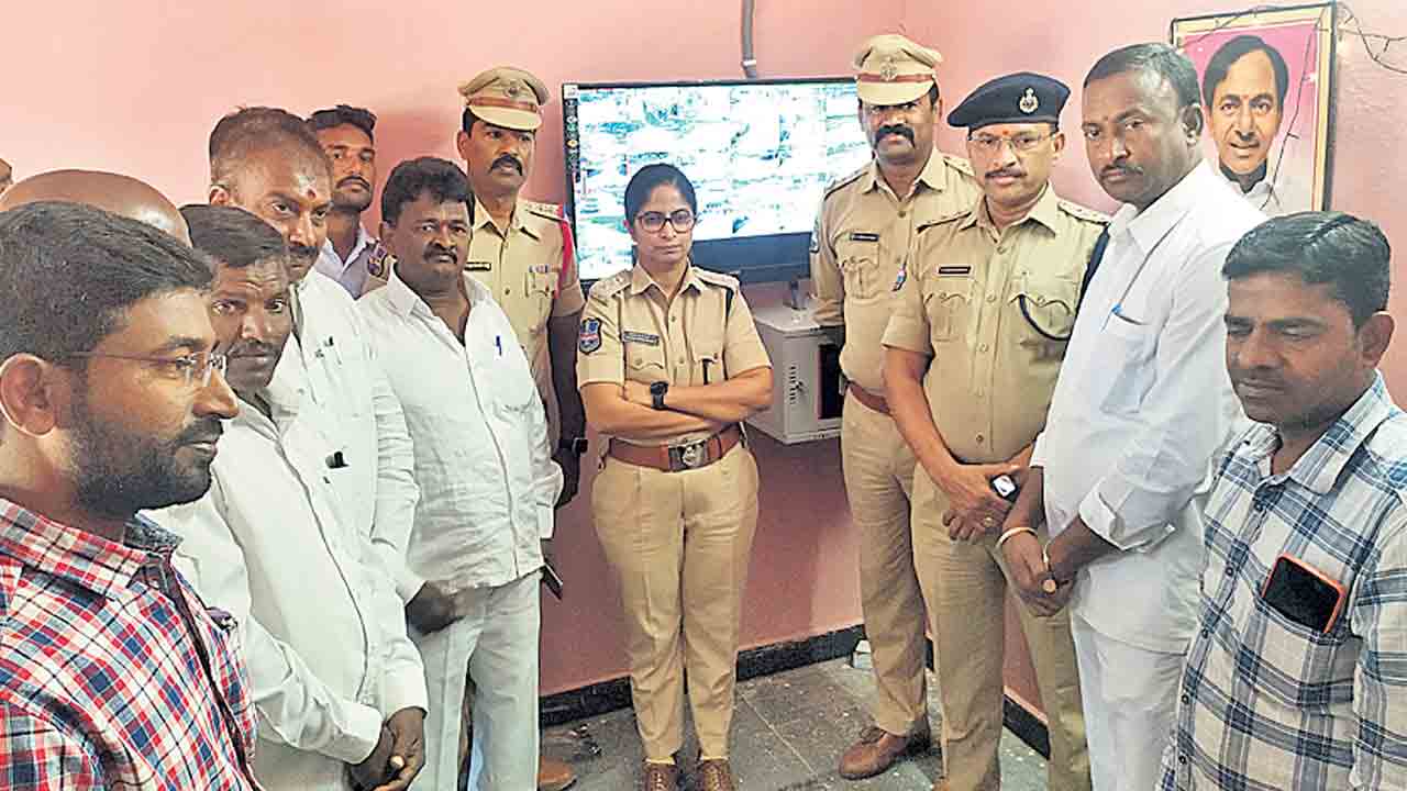 సీసీ కెమెరాలతో నిఘా