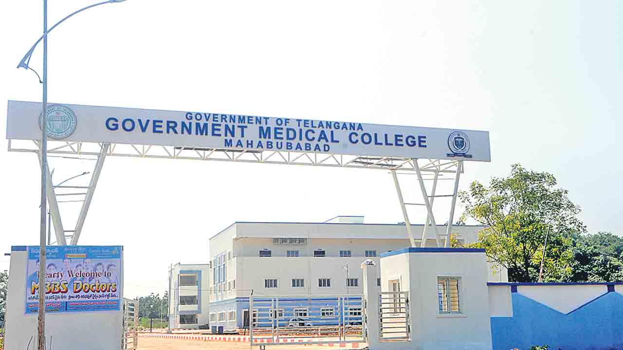 ప్రతి మెడికల్‌ కాలేజీకి నర్సింగ్‌ కాలేజీ!