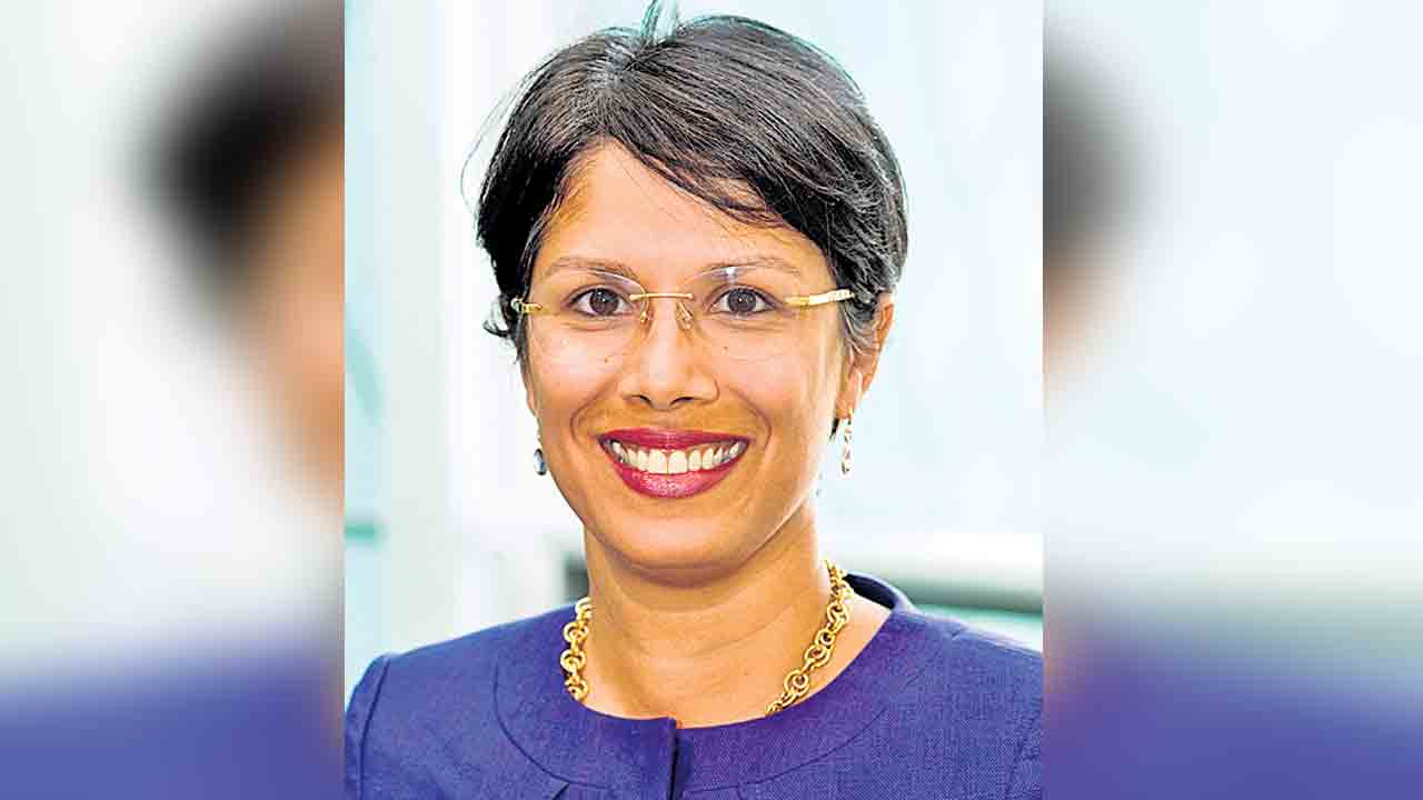 ఆక్స్‌ఫర్డ్‌ వర్సిటీ హాస్పిటల్స్‌ సీఈవోగా మేఘనా పండిట్‌