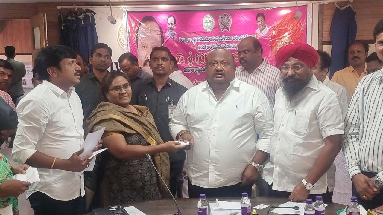 Minister Gangula | పంట దిగుబడిని దిగ్విజయంగా సేకరిస్తున్నాం : మంత్రి గంగుల