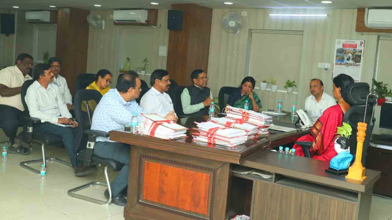 ఇంటర్‌ పరీక్షలపై మంత్రి సబిత సమీక్ష.. అధికారులకు కీలక ఆదేశాలు