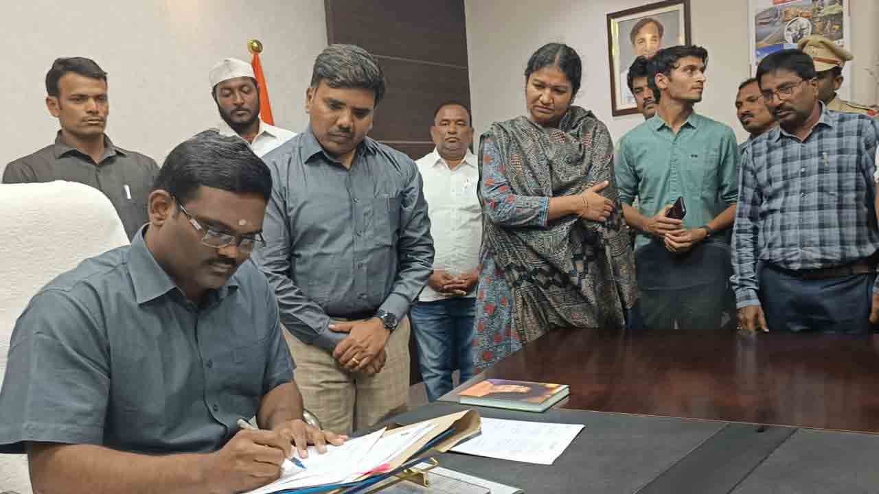 నిజామాబాద్ జిల్లా నూతన కలెక్టర్‌గా రాజీవ్ గాంధీ హనుమంతు