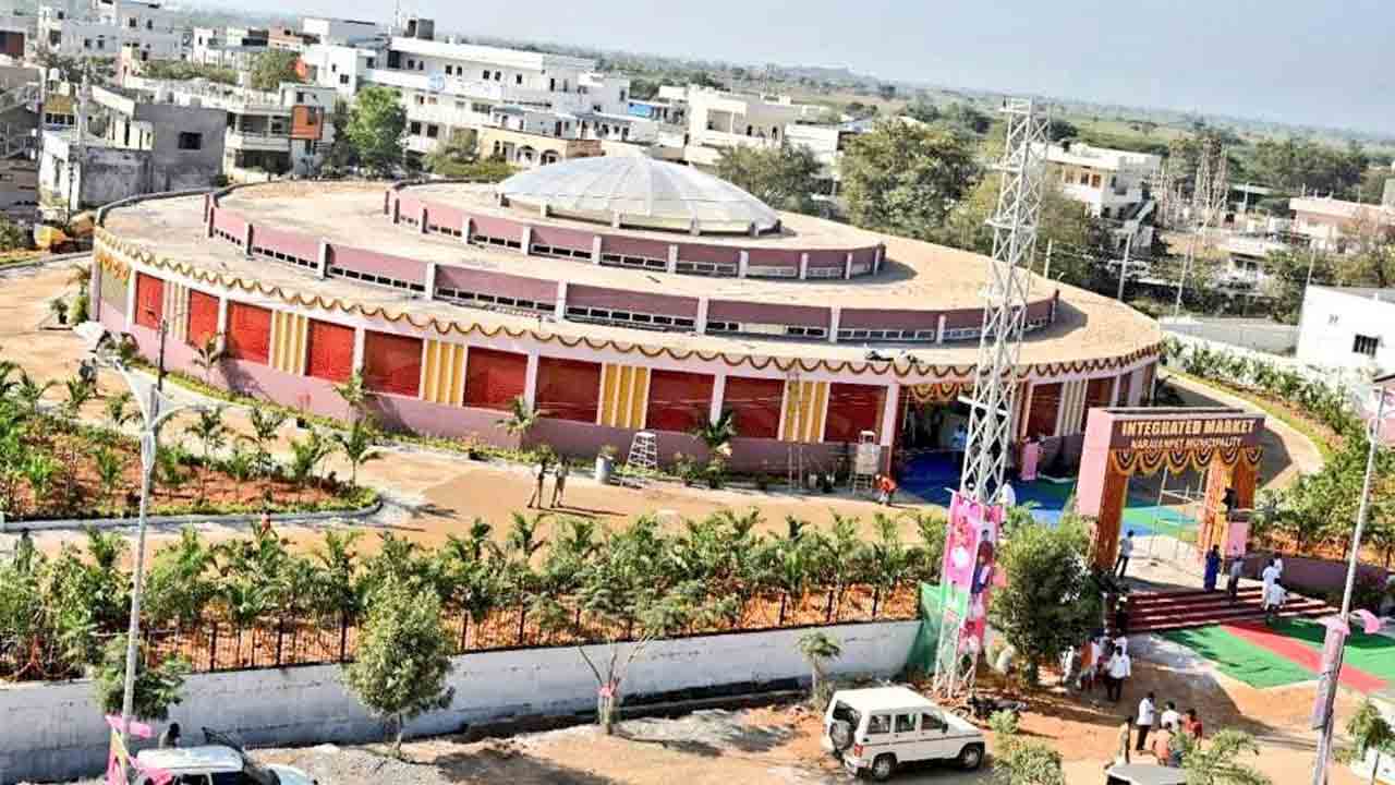 తెలంగాణలోని సమీకృత మార్కెట్లు సూపర్‌.. మీరూ ఓ లుక్కేయండి!