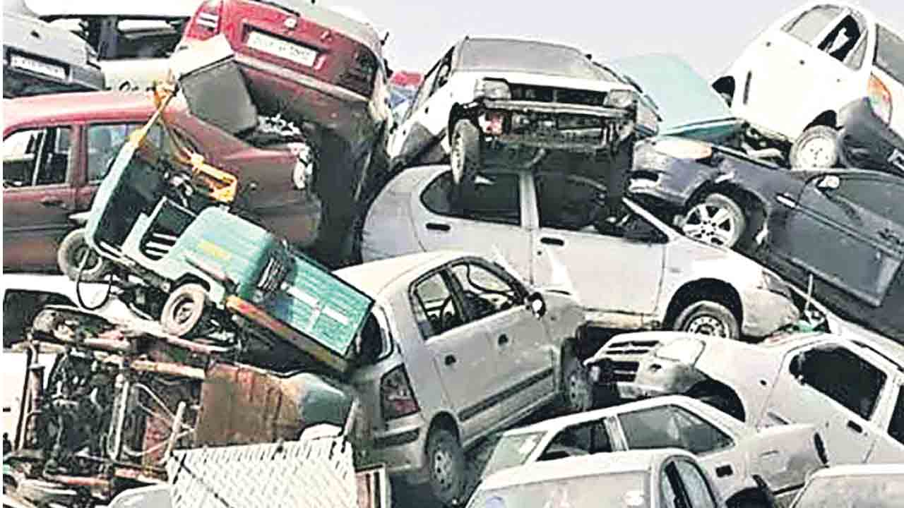 తుక్కుగా పాత వాహనాలు..