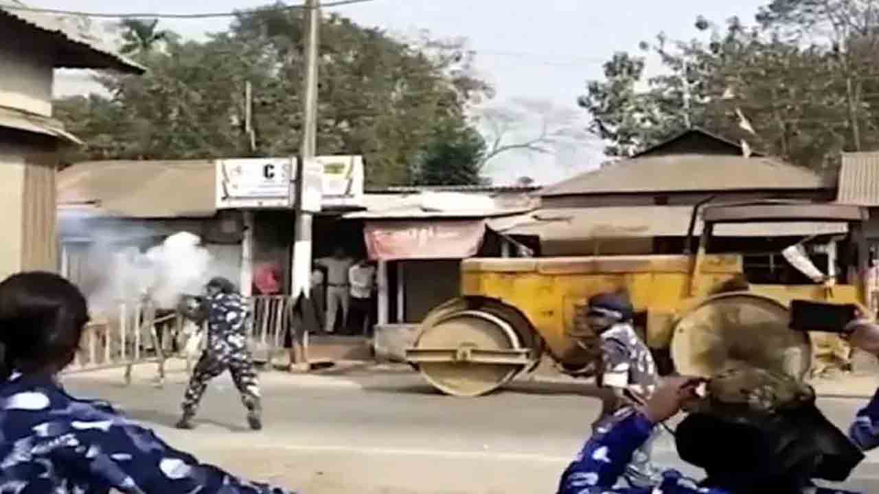 Union Minister Nisith Pramanik | పశ్చిమ బెంగాల్‌లో కేంద్ర మంత్రి నిసిత్‌ ప్రమాణిక్‌పై రాళ్లదాడి