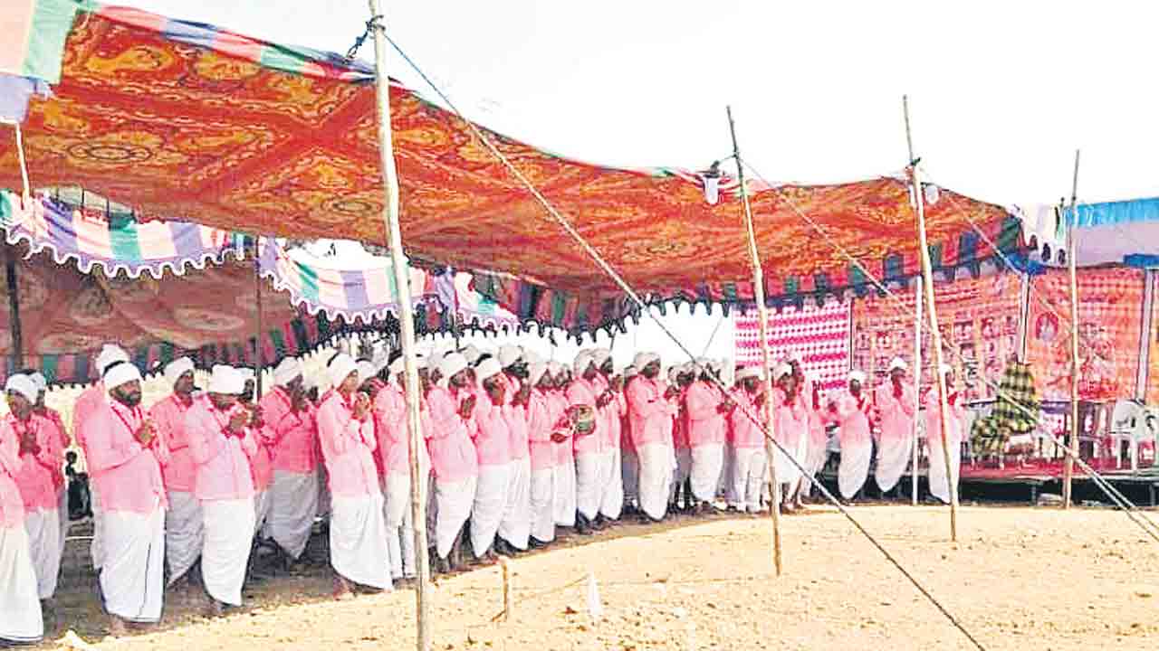 తండాల్లో ఆధ్యాత్మిక సందడి