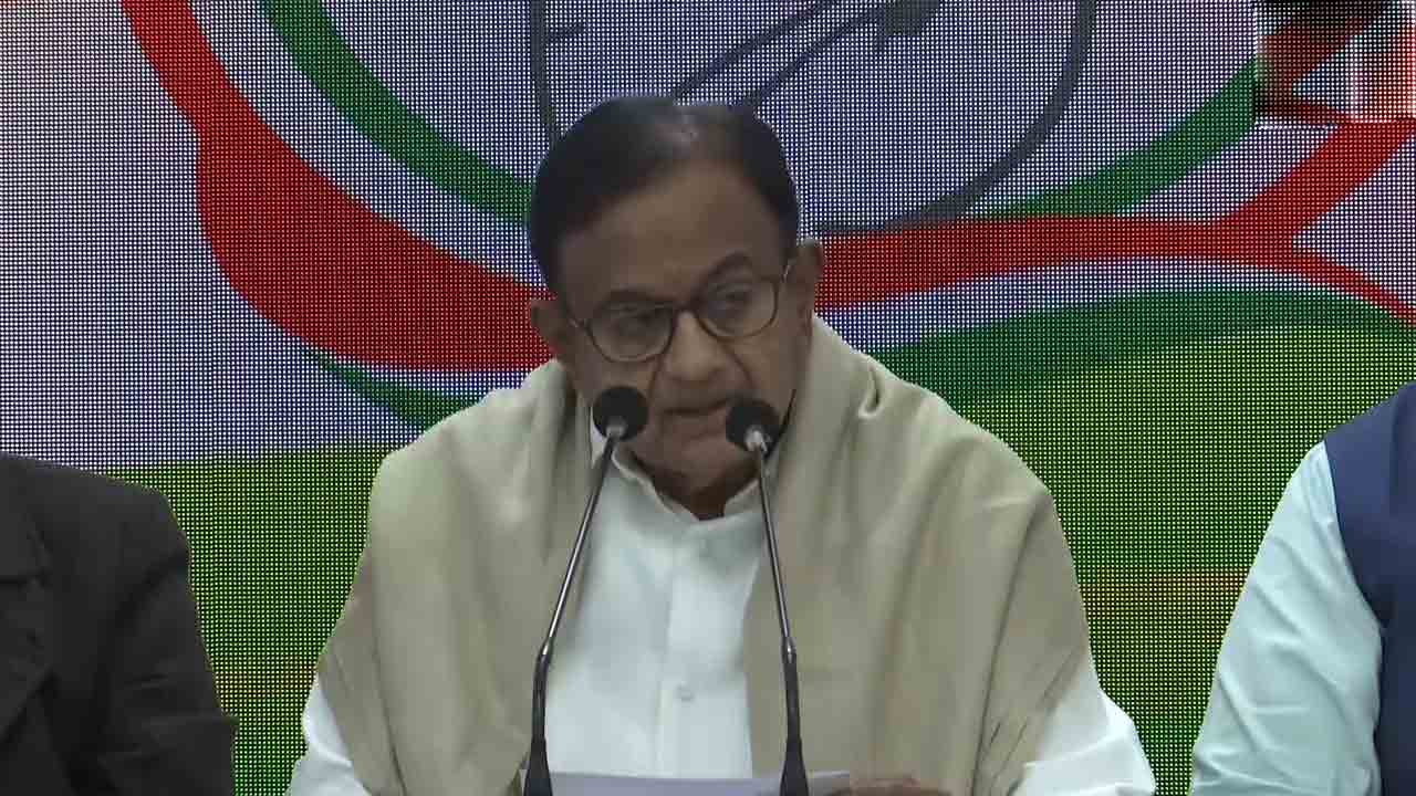 బడ్జెట్‌ ప్రసంగంలో నిరుద్యోగం, పేదరికం ప్రస్తావనేది: పీ చిదంబరం