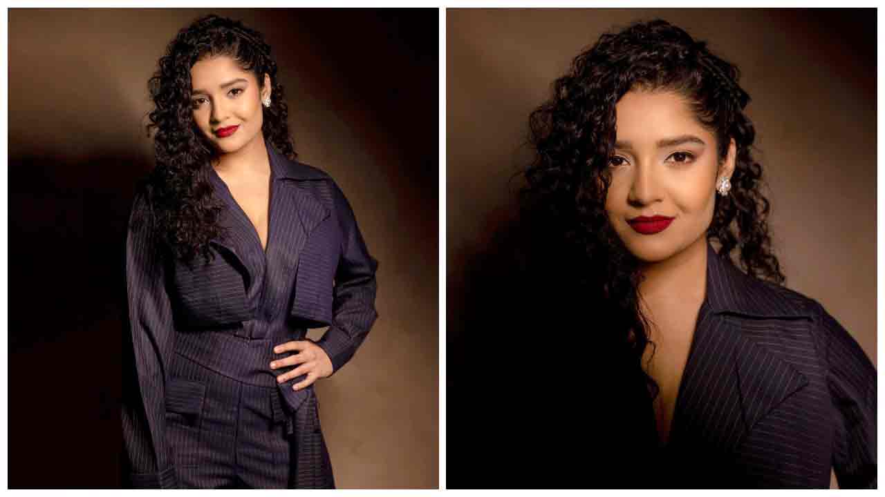 Ritika Singh | చిరునవ్వుతో కవ్విస్తున్న రితికా సింగ్..