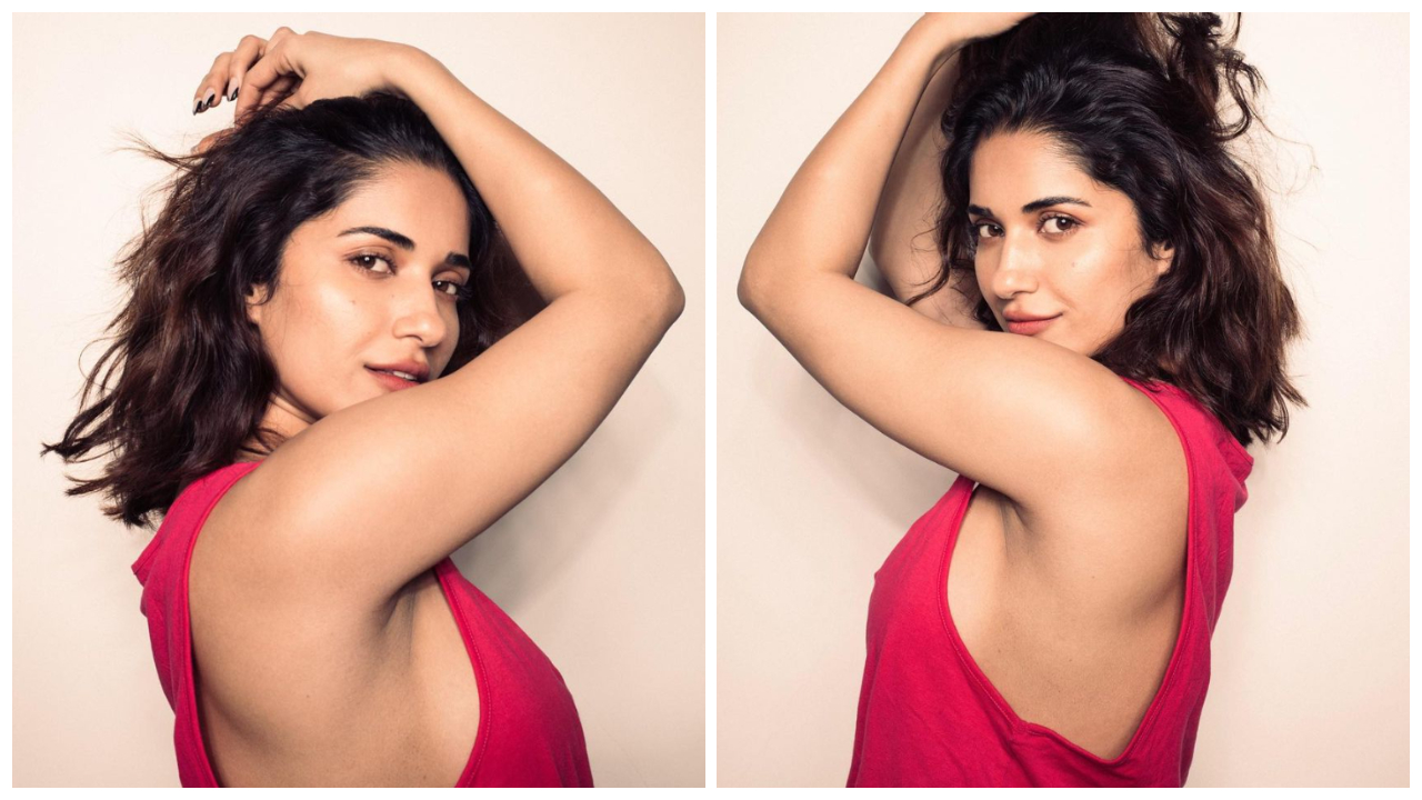 Ruhani Sharma | గ్లామ‌ర్‌తో సోష‌ల్ మీడియాను షేక్ చేస్తున్న రుహాని శర్మ..