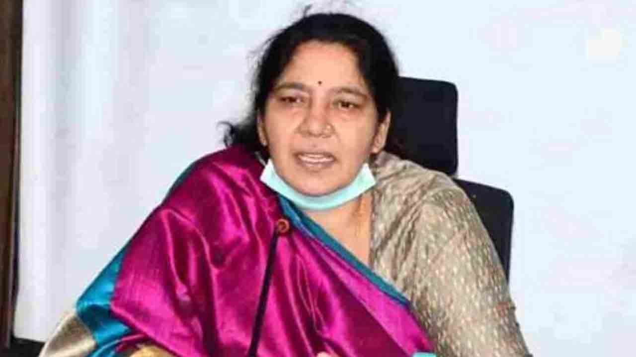 వ్యక్తిగత వ్యాఖ్యలు మానుకోకపోతే ప్రతిఘటన తప్పదు..షర్మిలకు మంత్రి సత్యవతి హెచ్చరిక
