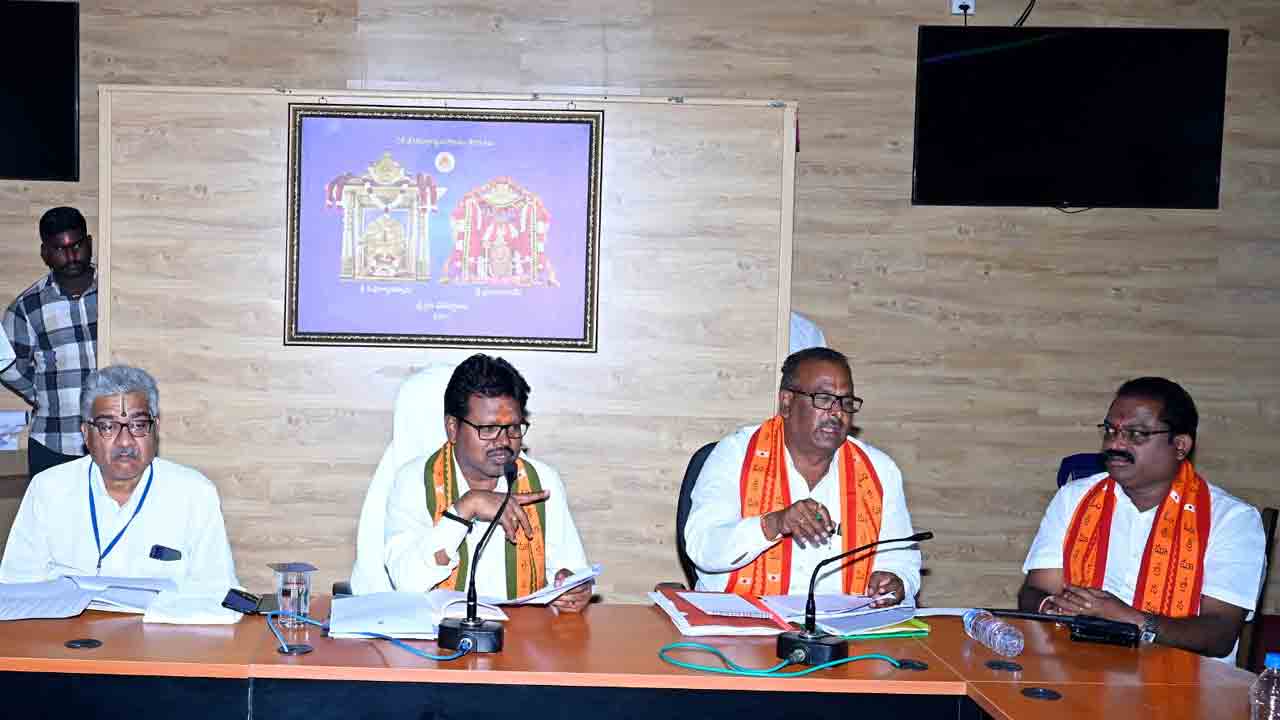 Srisailam | మహాశివరాత్రికి సర్వం సిద్ధం.. భ‌క్తులు స‌హ‌క‌రించాల‌ని శ్రీశైలం ఈవో విజ్ఞ‌ప్తి